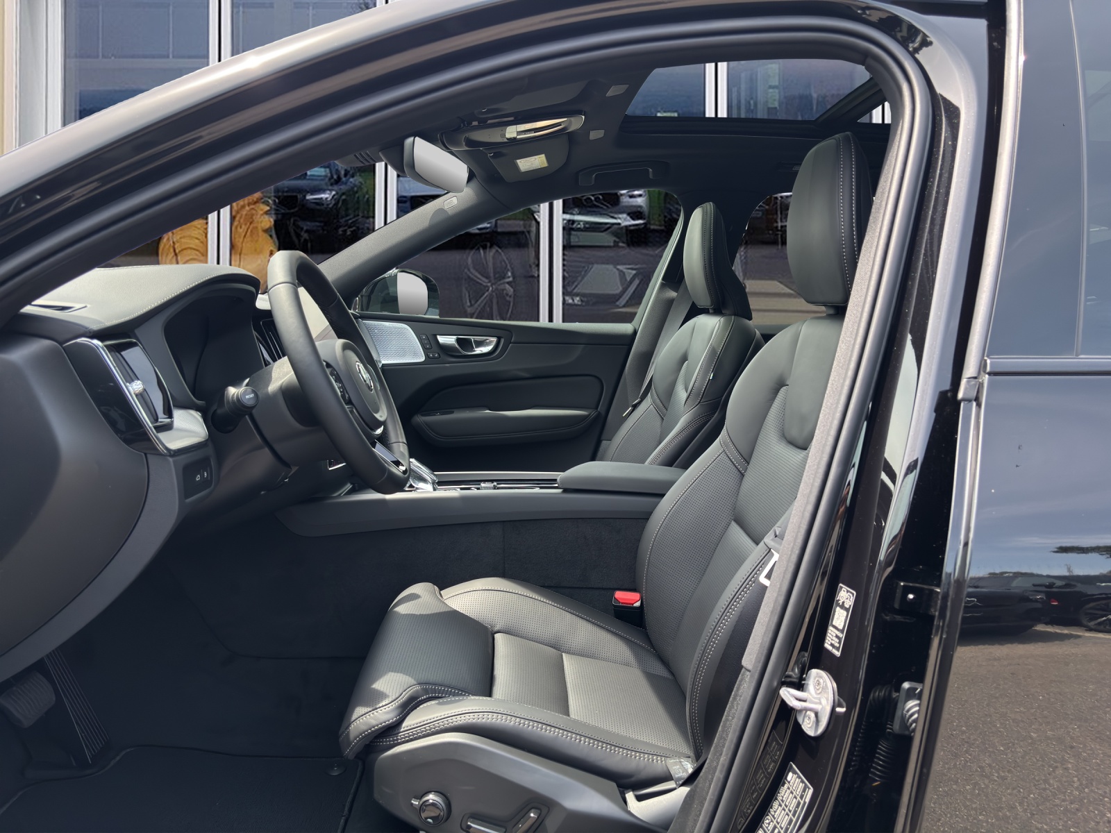 VOLVO XC60 2.0 T8 TE Black Edition eAWD-image-8
