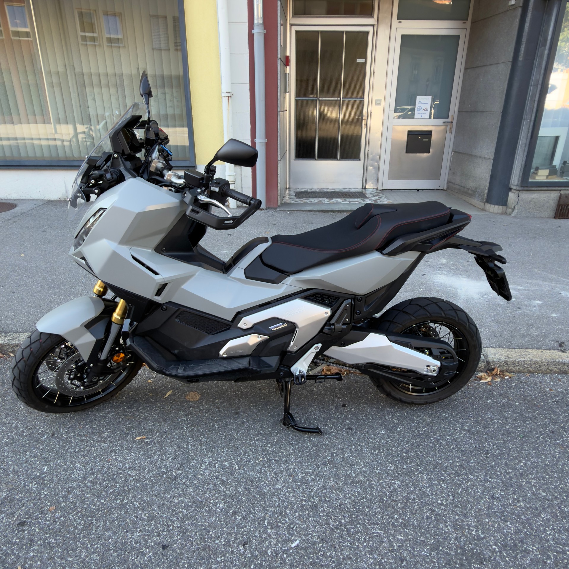 HONDA X-ADV 750-image-1
