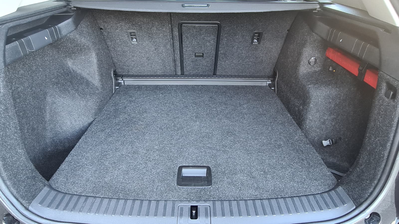 SKODA Enyaq iV 80 SportLine ** Voll-Leder ** Gr-Navi ** RF-Kamera ** Sitzmemory ** Anh-Kupplung ** Panorama-Glasdach ** Ab MFK **-image-9