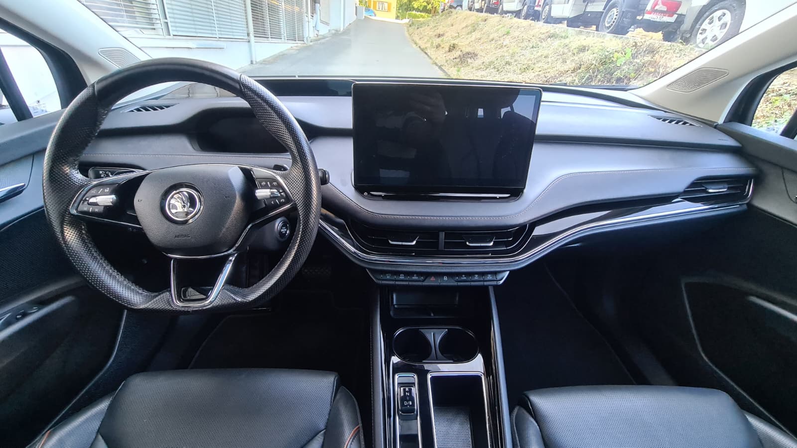 SKODA Enyaq iV 80 SportLine ** Voll-Leder ** Gr-Navi ** RF-Kamera ** Sitzmemory ** Anh-Kupplung ** Panorama-Glasdach ** Ab MFK **-image-17