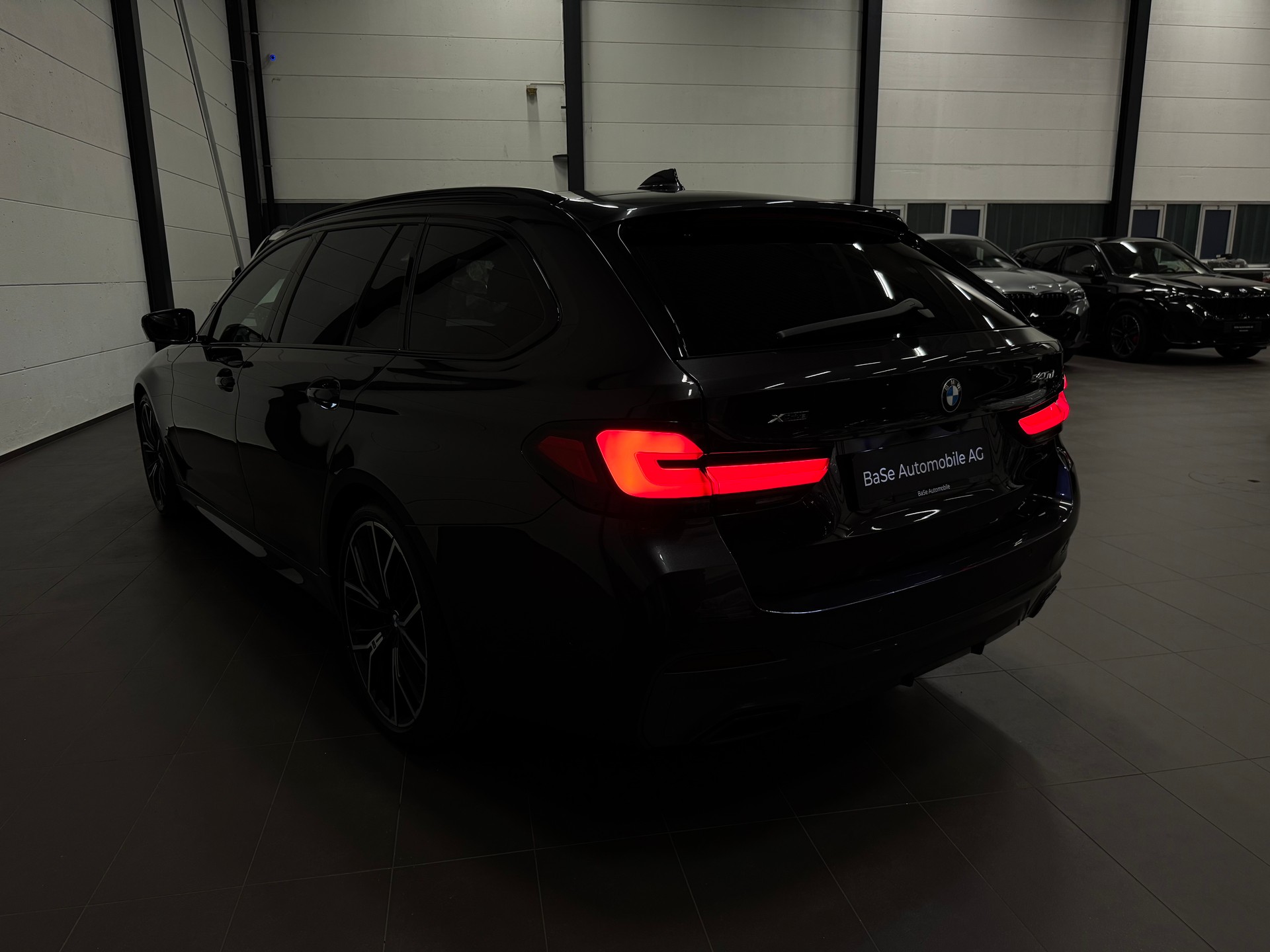 BMW 540d xDrive 48V Touring M Sport Steptronic-image-15