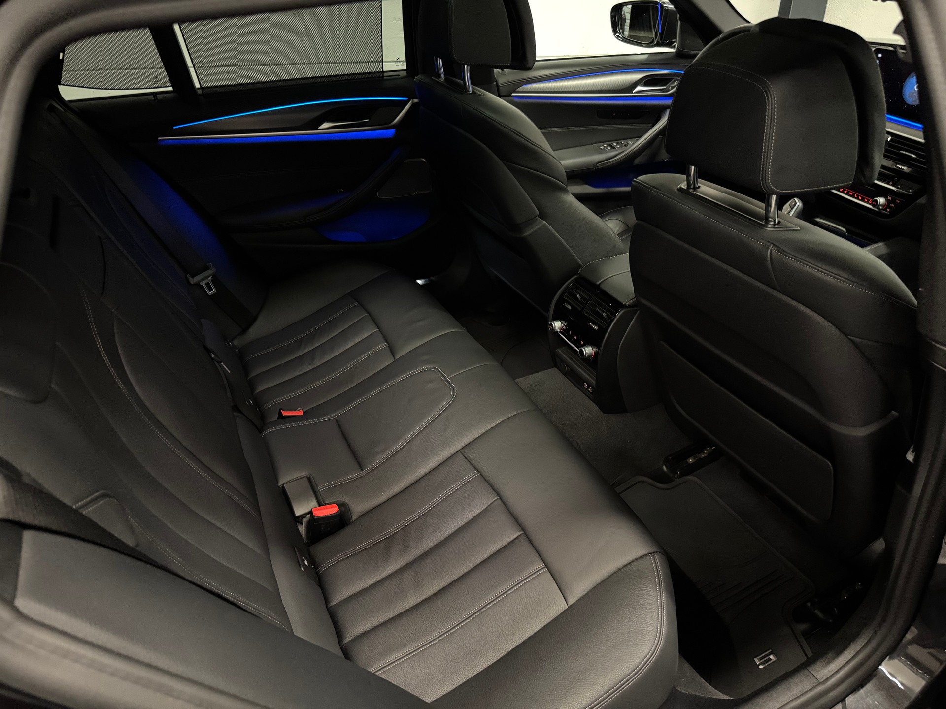 BMW 540d xDrive 48V Touring M Sport Steptronic-image-22