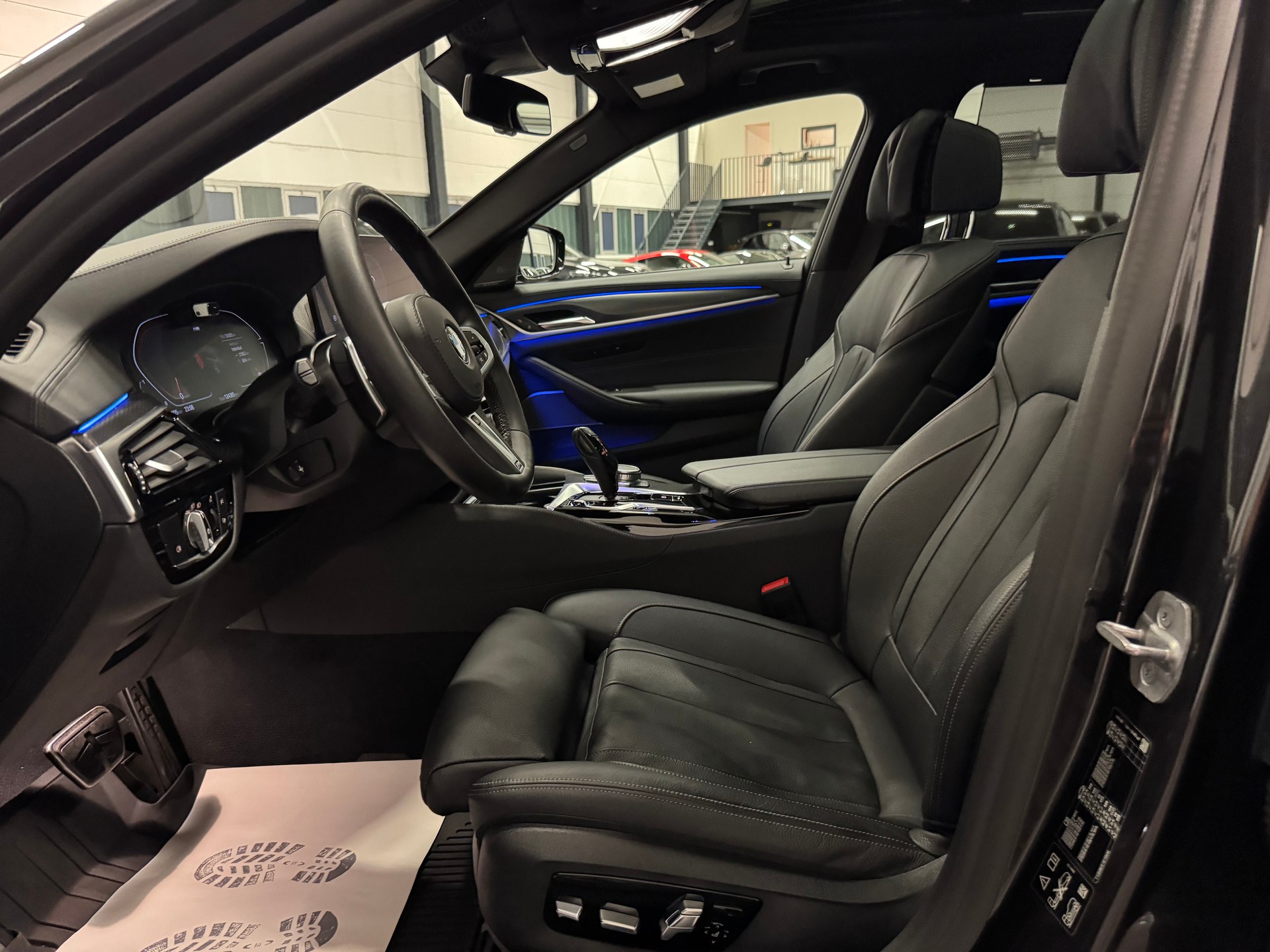 BMW 540d xDrive 48V Touring M Sport Steptronic-image-17