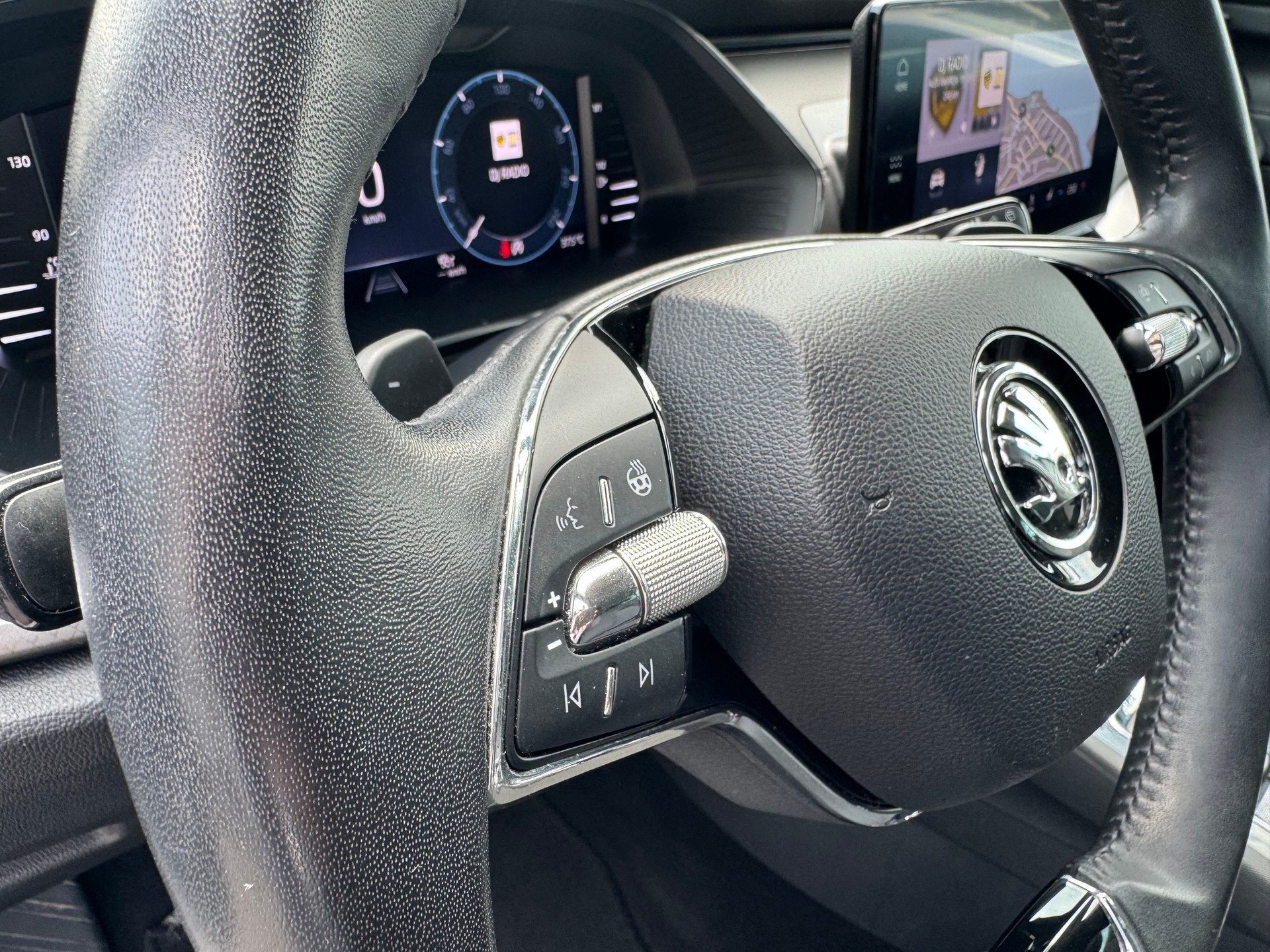 SKODA Octavia Combi 2.0 TDI DSG Ambition 4x4-image-24