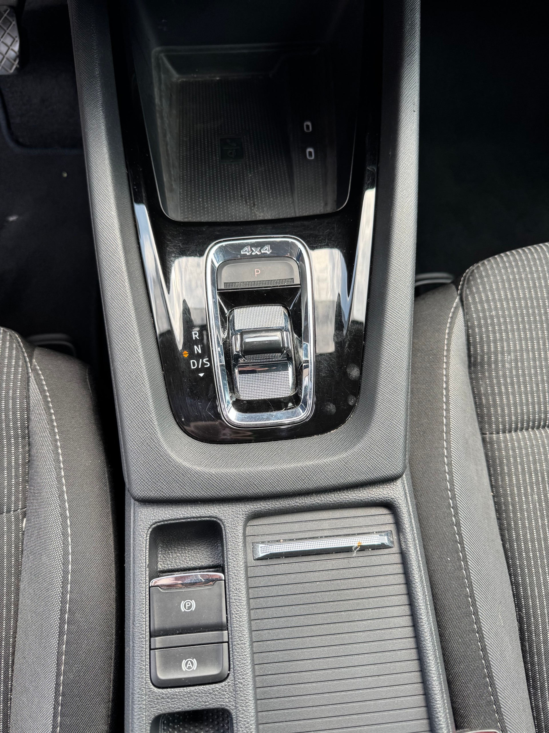 SKODA Octavia Combi 2.0 TDI DSG Ambition 4x4-image-21