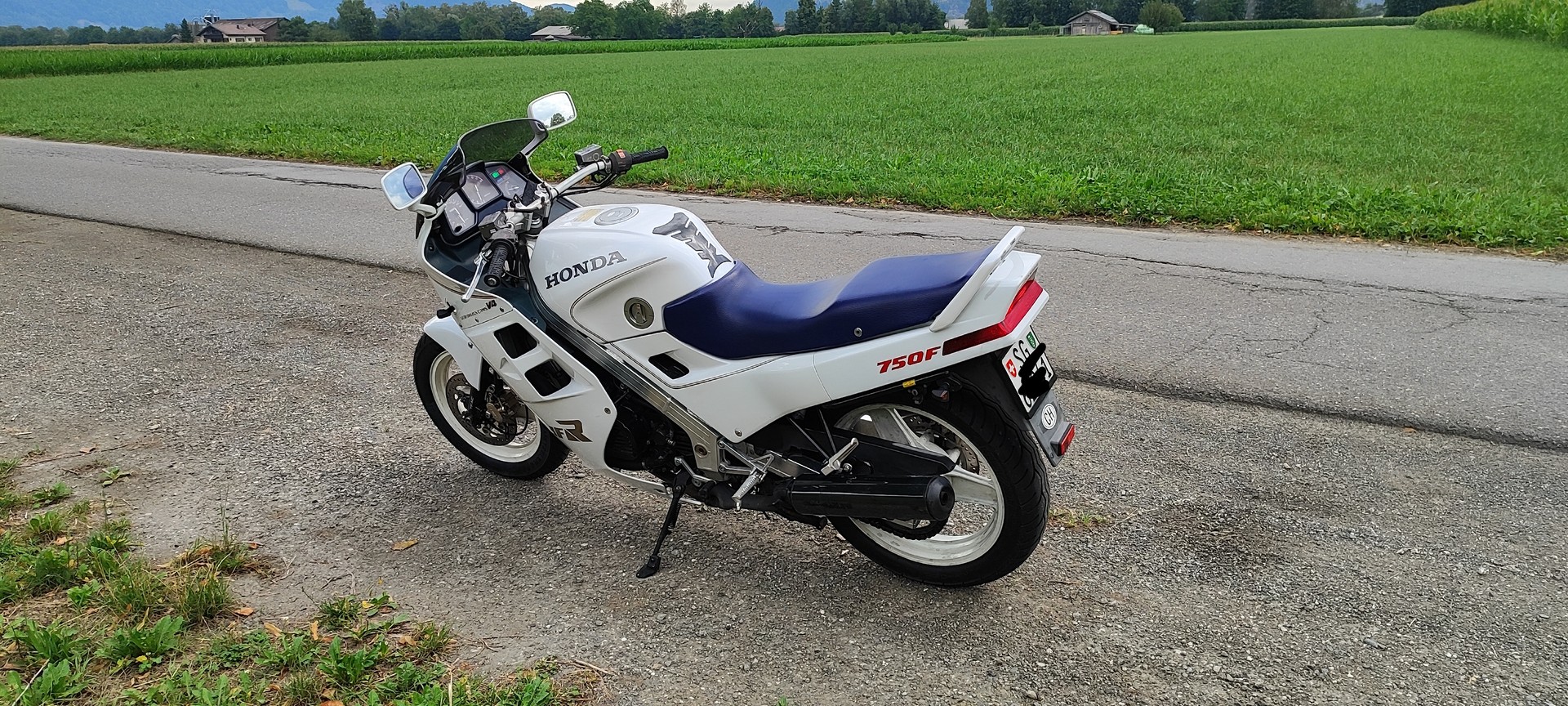 HONDA VFR 750 F G/H-image-2