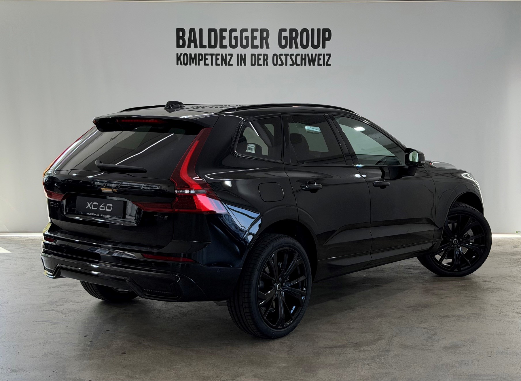 VOLVO XC60 2.0 T6 TE Black Edition e-showroom-element-2