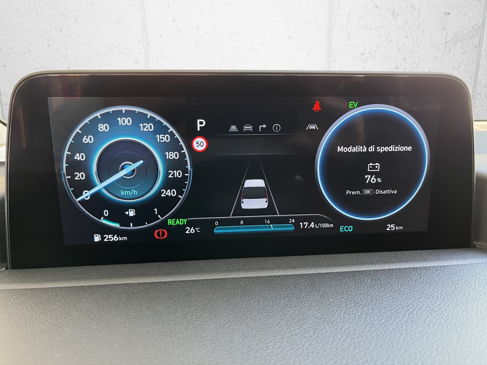 HYUNDAI Staria Premium 1.6 T-GDi HEV Vertex A-image-11