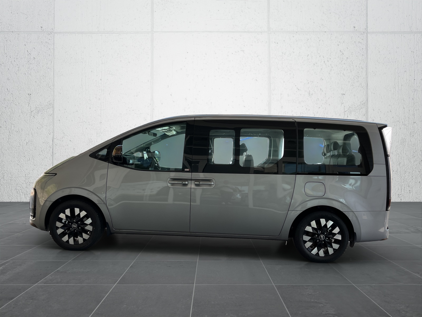 HYUNDAI Staria Premium 1.6 T-GDi HEV Vertex A-image-2