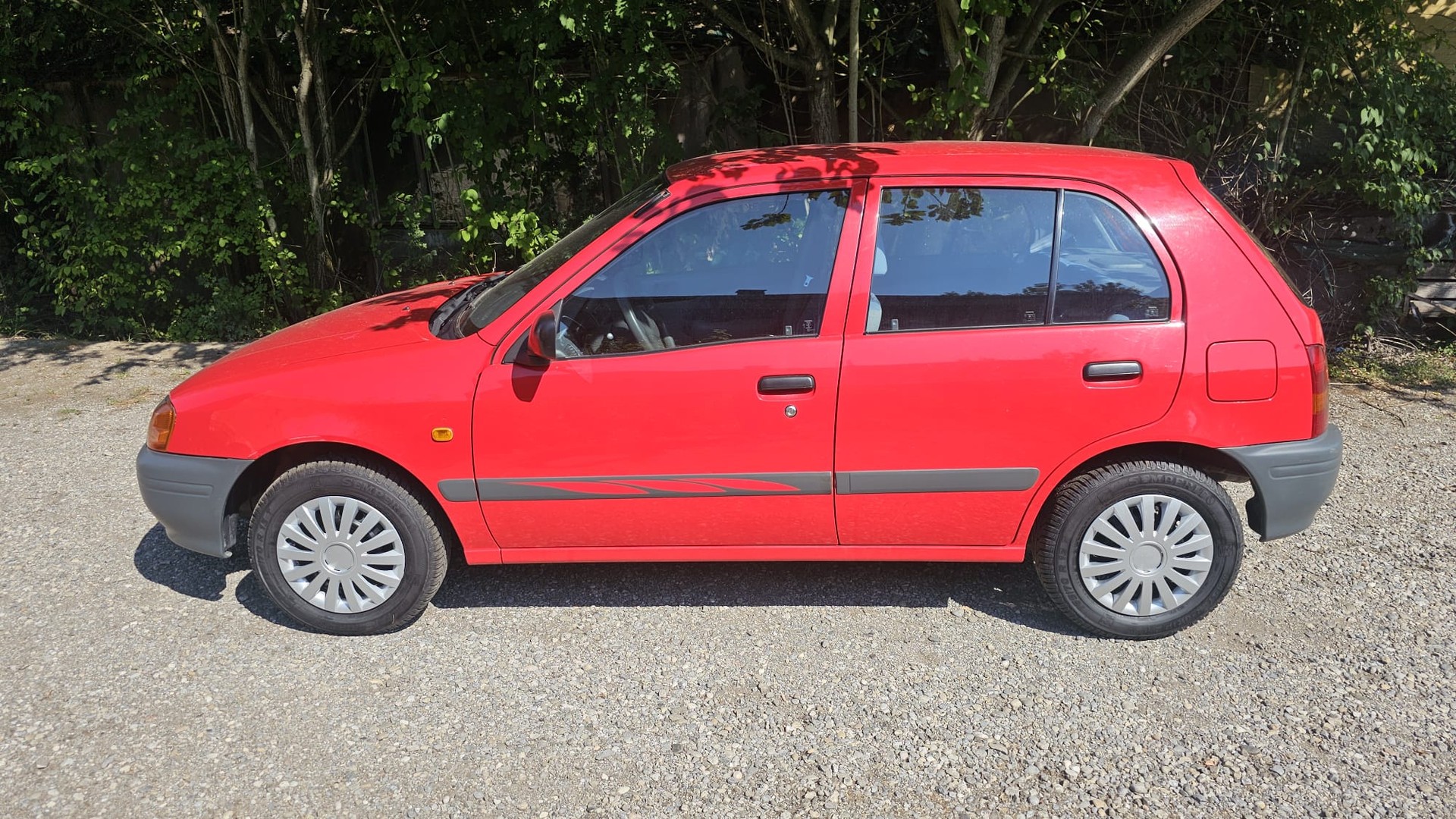 TOYOTA 1.3 Crystal-image-3
