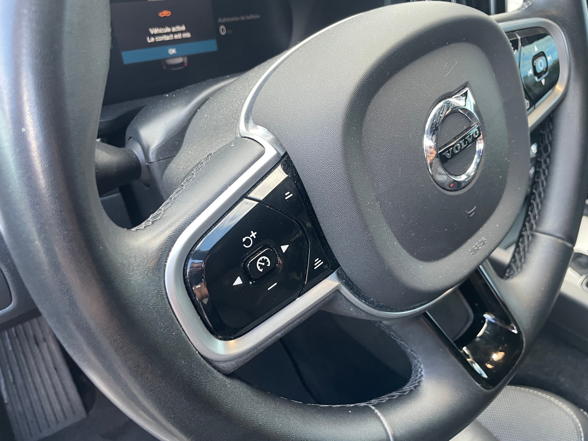VOLVO XC60 T6 eAWD R-Design Geartronic-image-12
