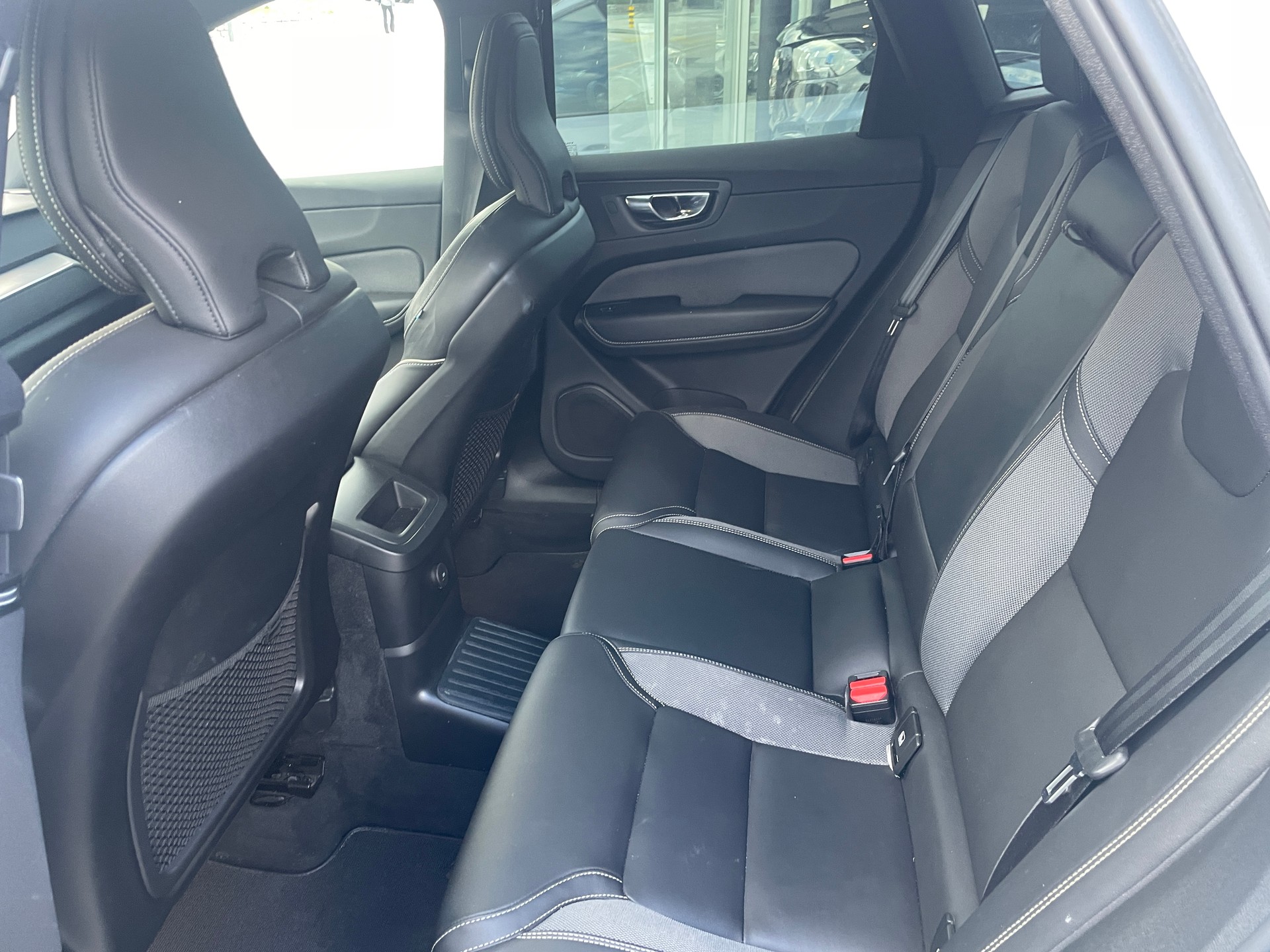VOLVO XC60 T6 eAWD R-Design Geartronic-image-9