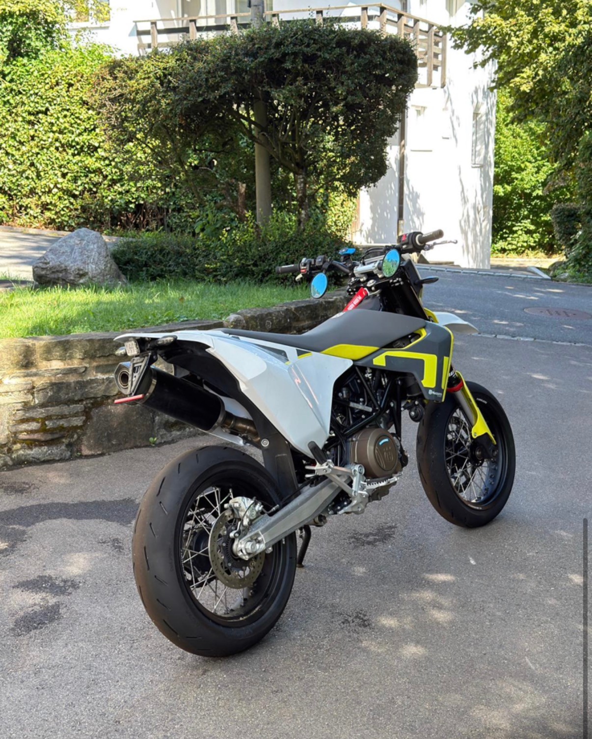 HUSQVARNA 701 Supermoto (35kW)-image-1