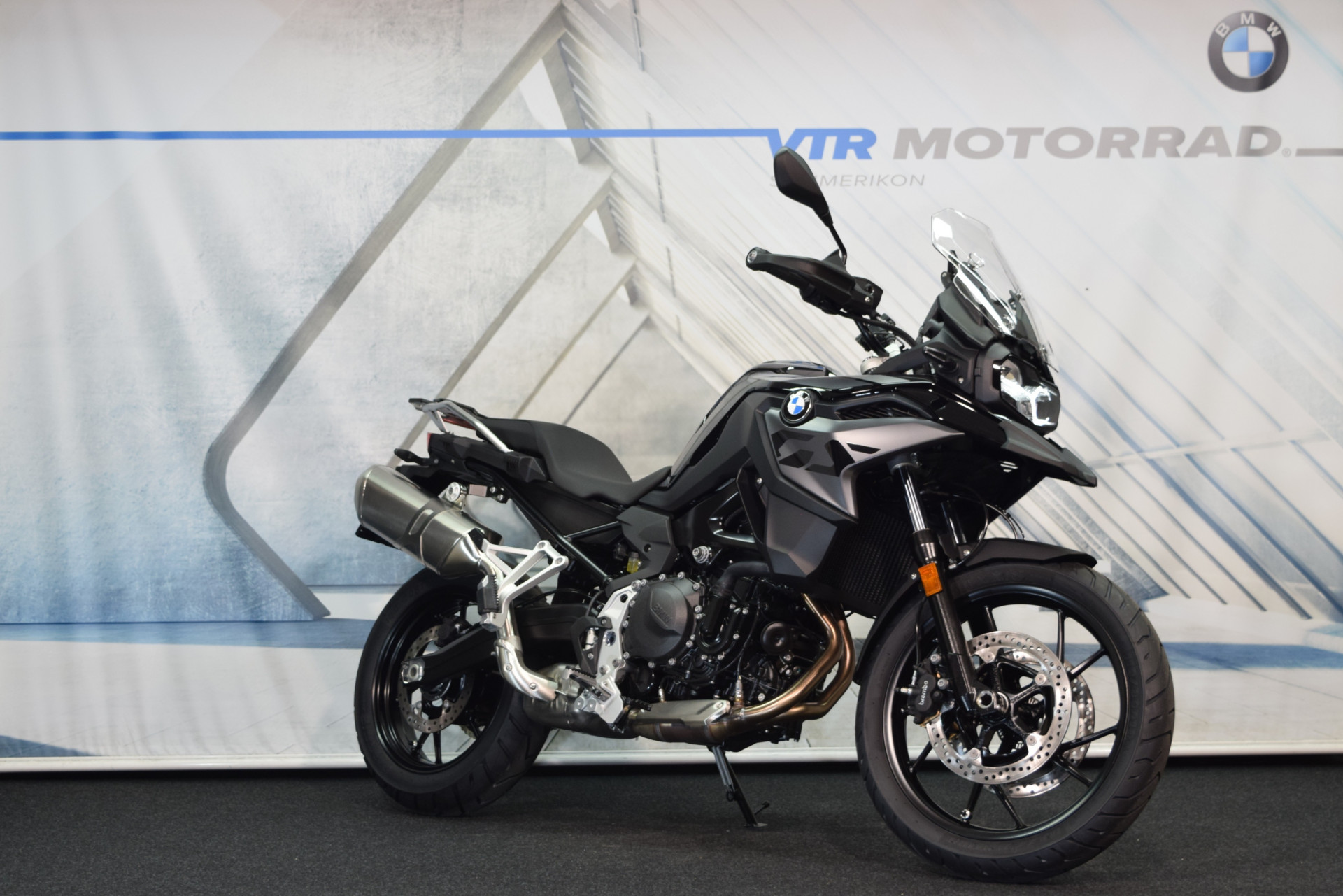 BMW F 800 GS Triple Black Tieferlegung - Sofort verfügbar!-image-0
