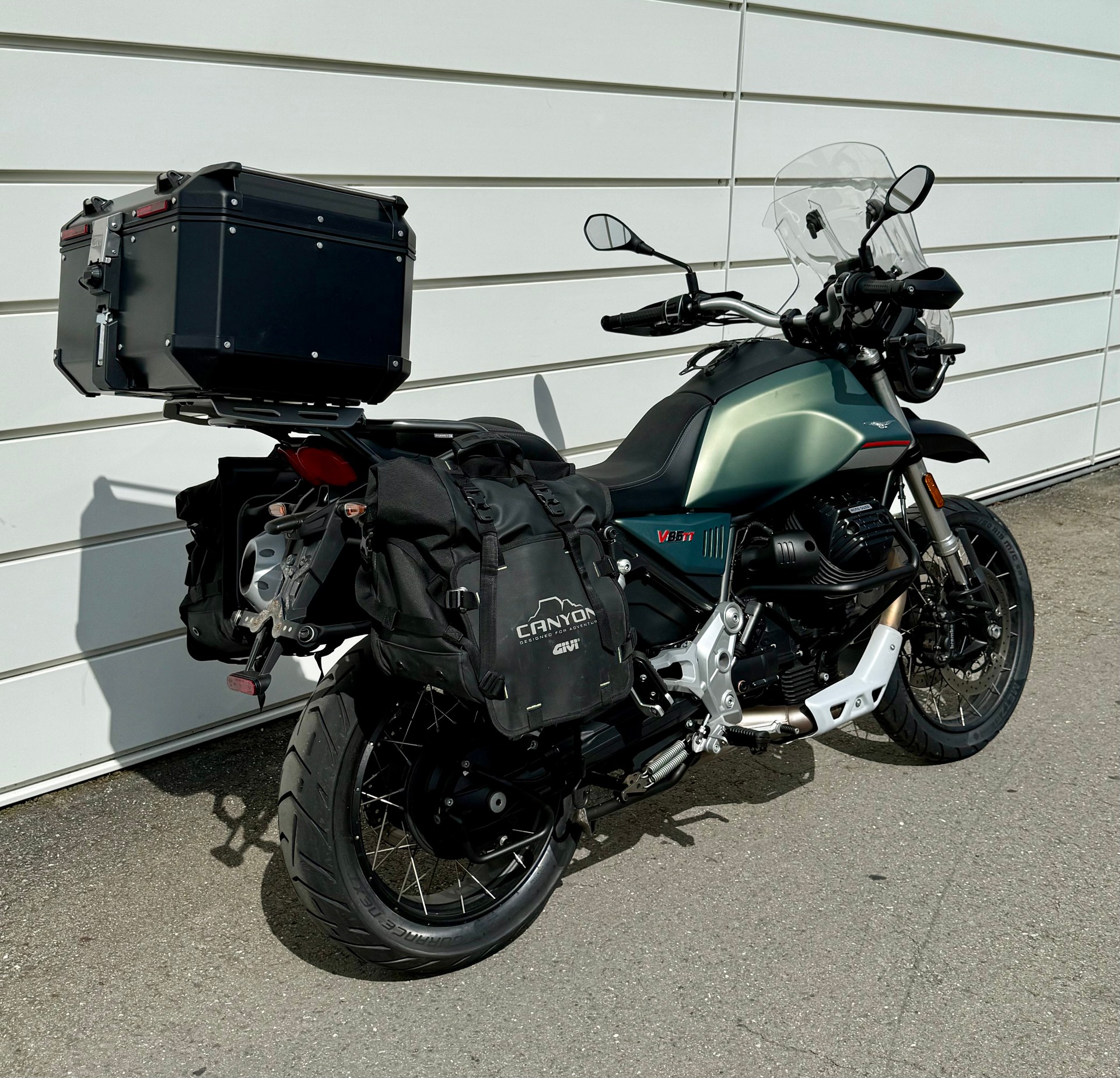 MOTO GUZZI V85 TT-image-1