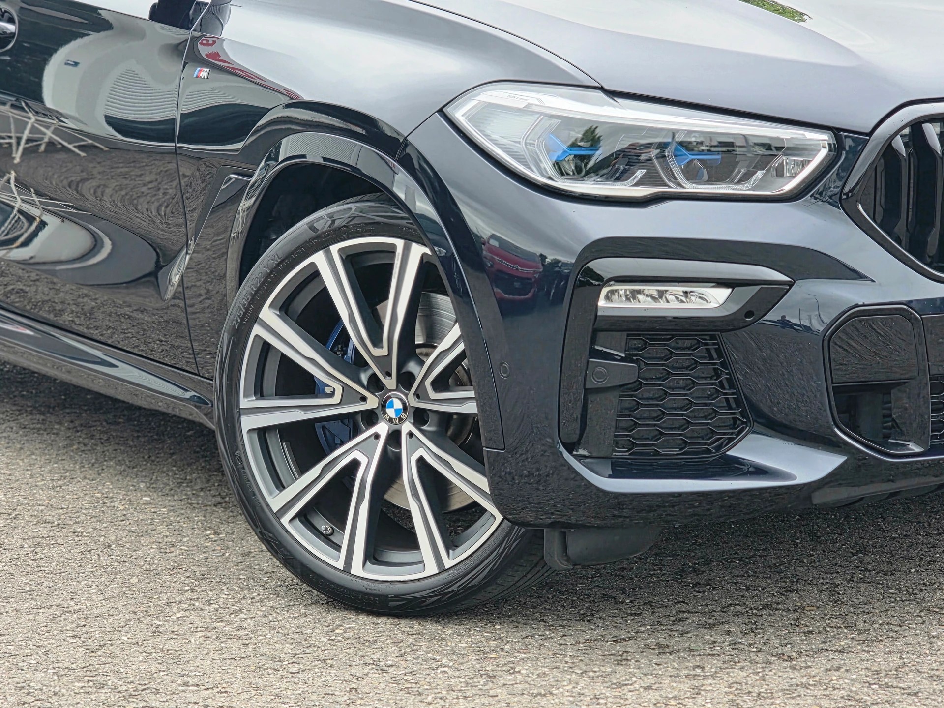 BMW X6 xDrive 48V 40d Steptronic M Sport ** Vollausstattung ** 22Zoll **-showroom-element-3