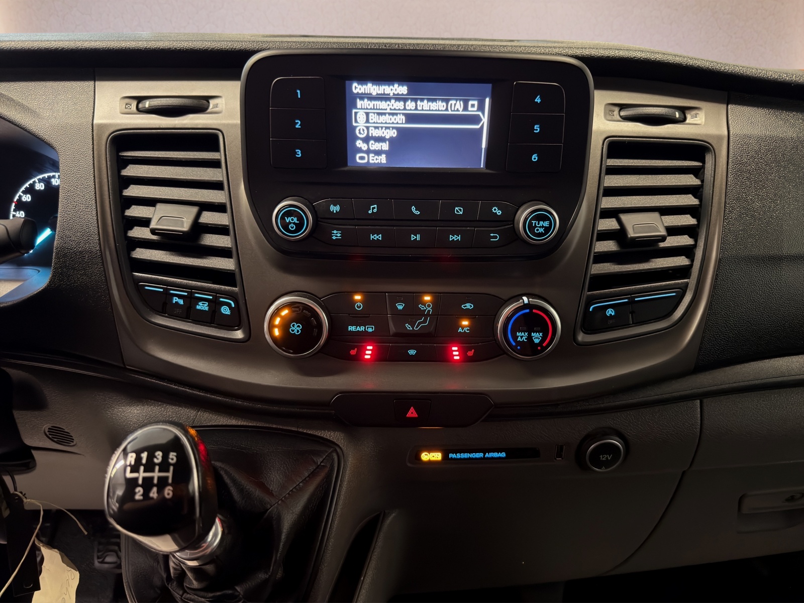 FORD Transit Custom 320 L1H1 Ambiente-image-11