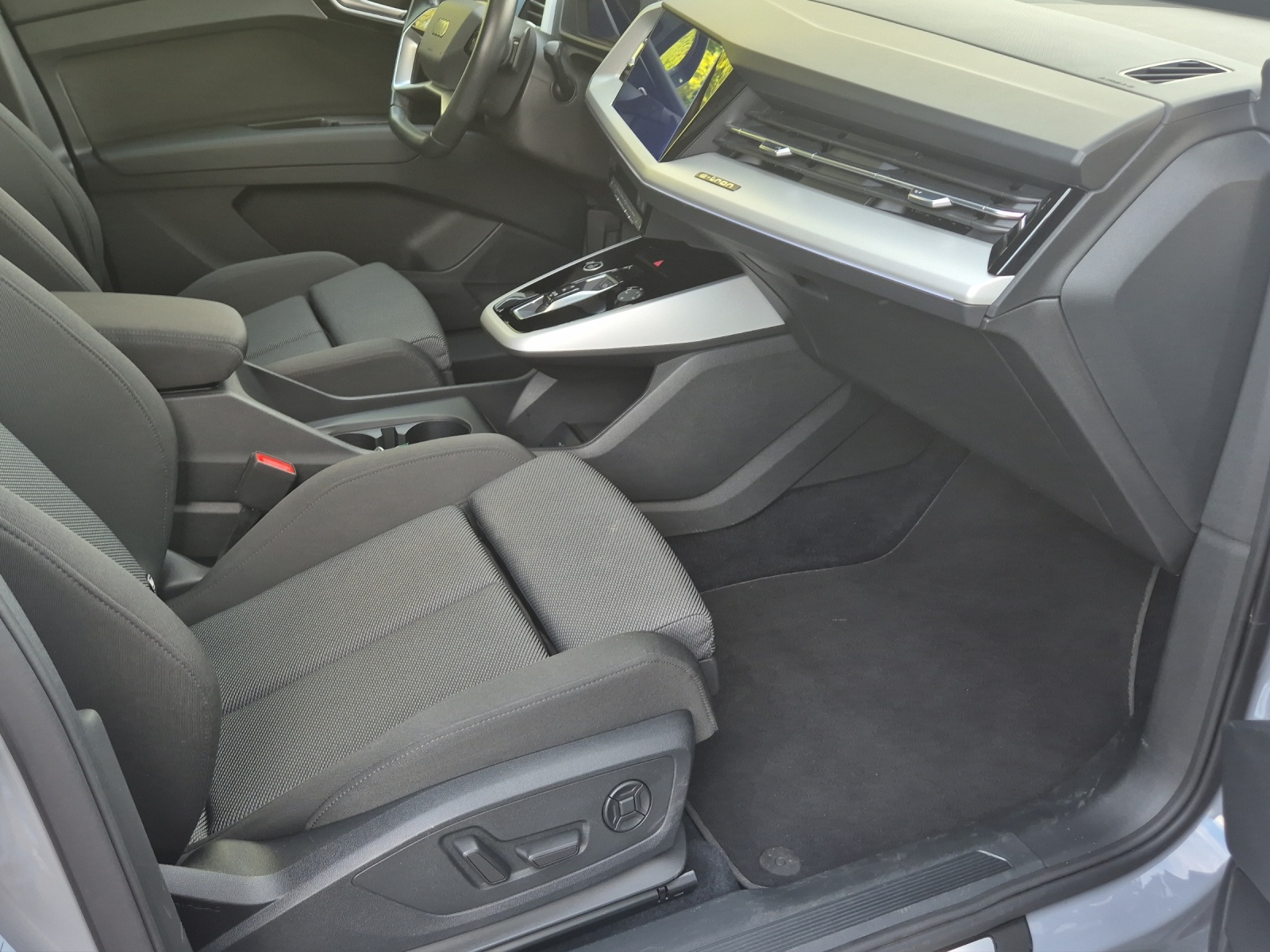 AUDI Q4 e-tron 40-image-19