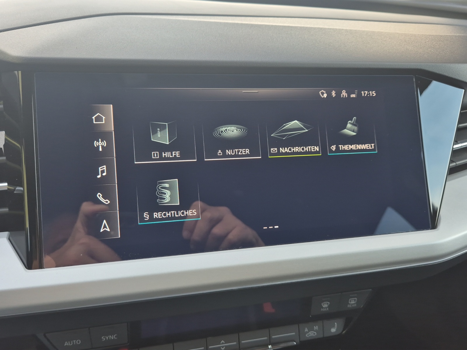 AUDI Q4 e-tron 40-image-13