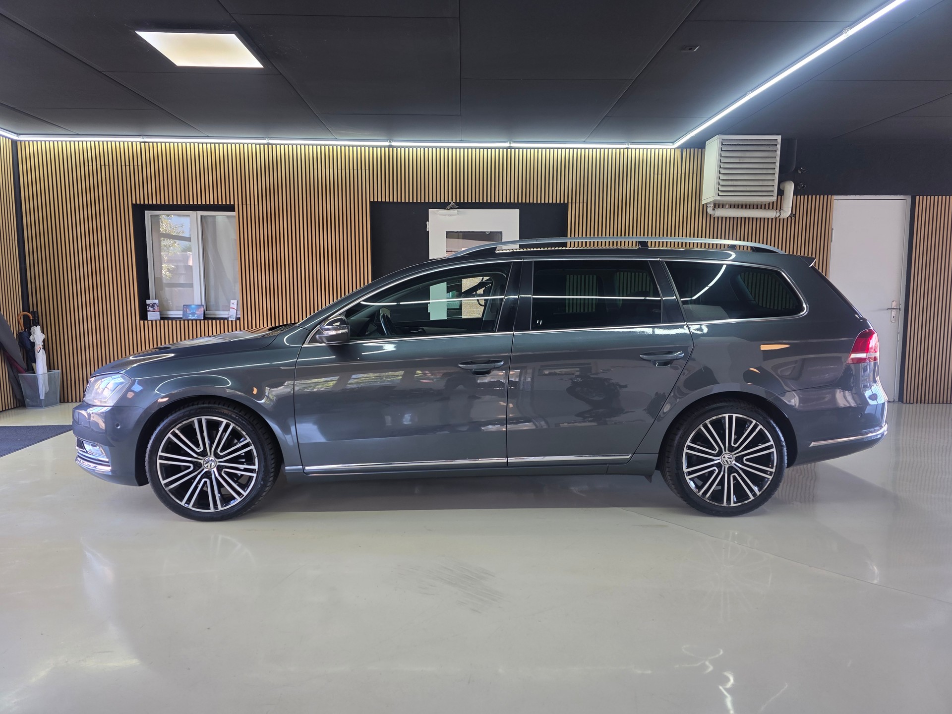 VW Passat Variant 2.0 TDI BMT Highline 4MDSG-showroom-element-3