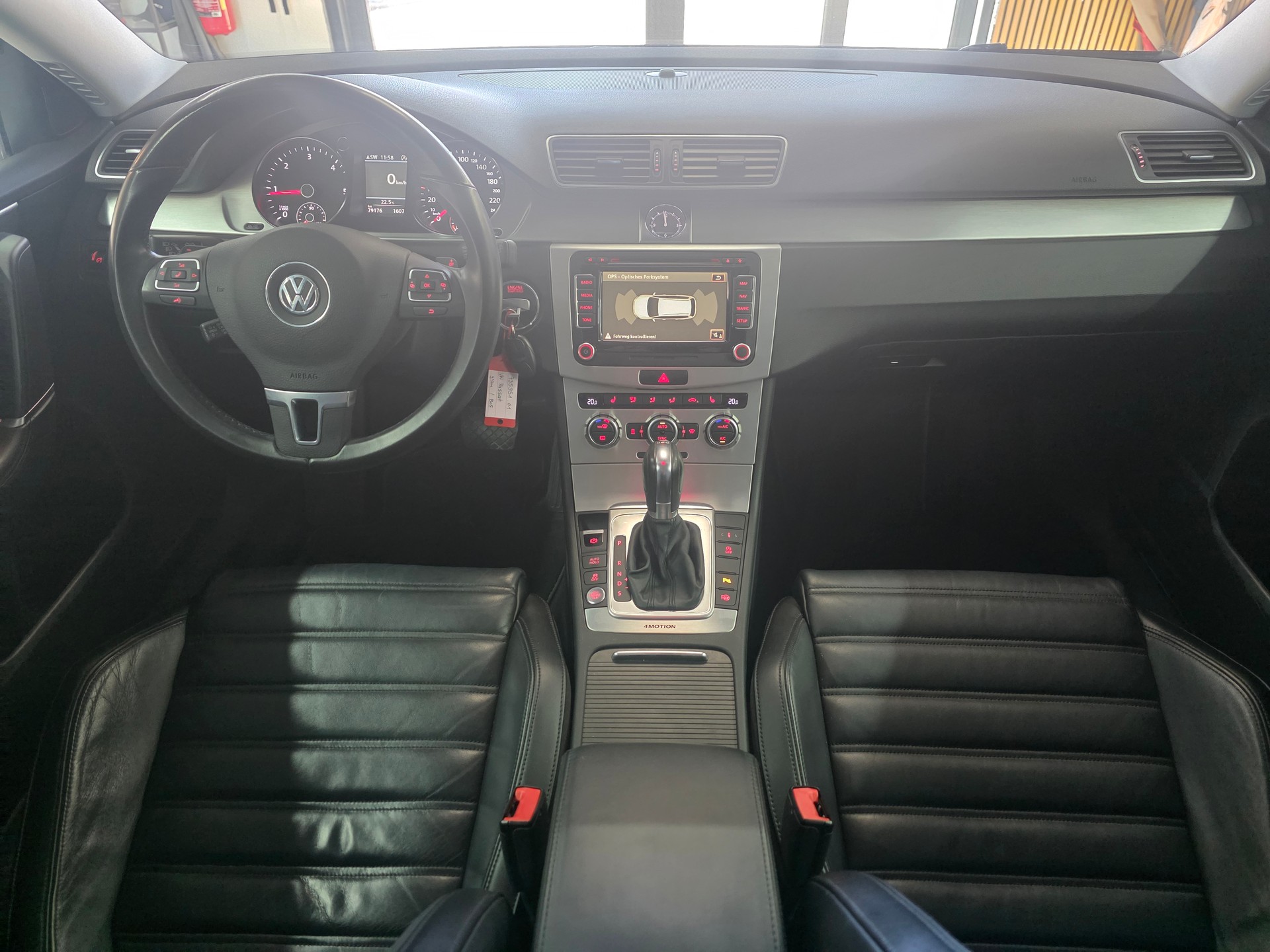 VW Passat Variant 2.0 TDI BMT Highline 4MDSG-image-11
