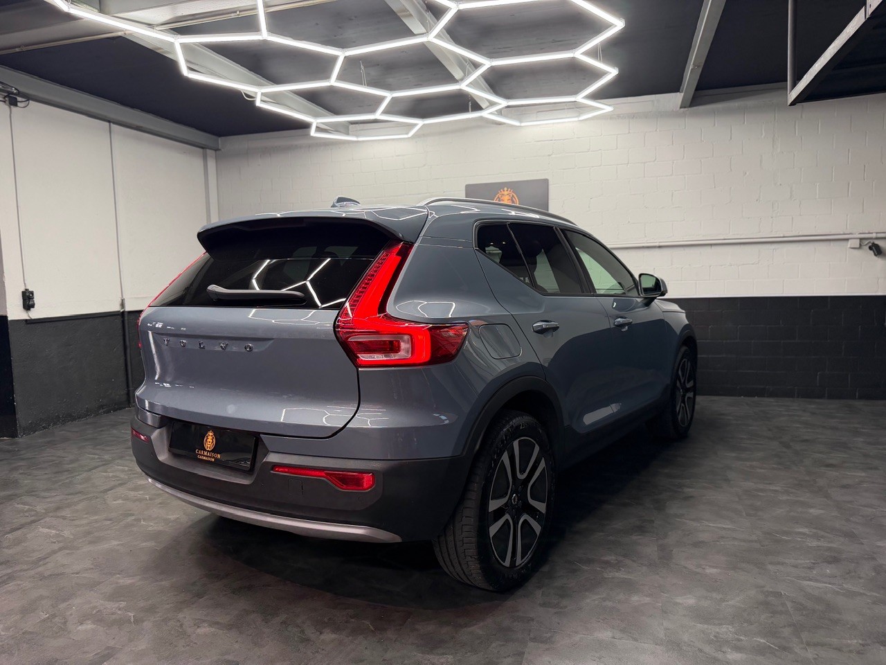 VOLVO XC40 T4 AWD Momentum Geartronic | CH-Auto | 1.Hand | ACC | Gratis Service-image-9