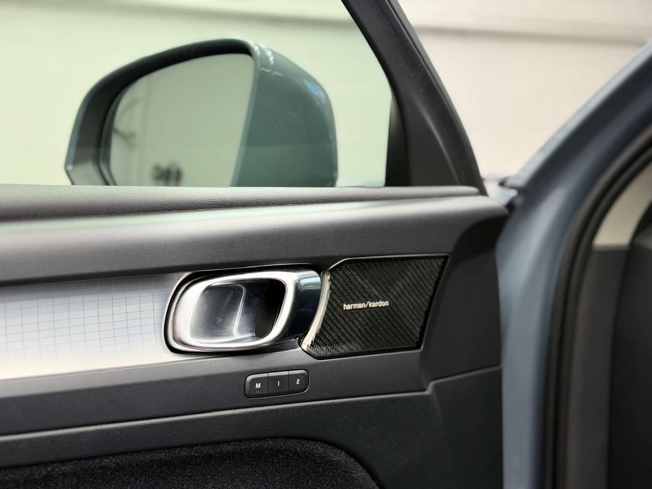 VOLVO XC40 T4 AWD Momentum Geartronic | CH-Auto | 1.Hand | ACC | Gratis Service-image-13