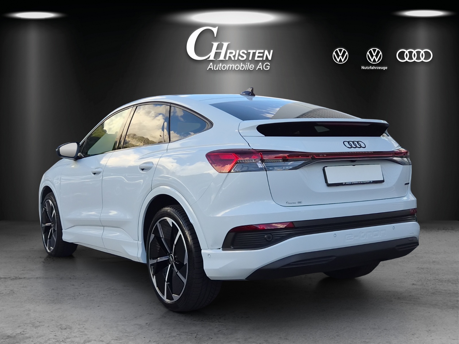 AUDI Q4 Sportback e-tron 50 quattro-showroom-element-3