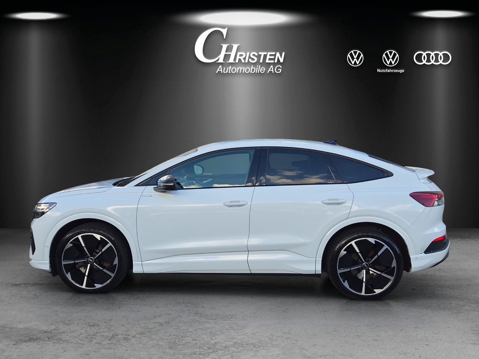 AUDI Q4 Sportback e-tron 50 quattro-showroom-element-1