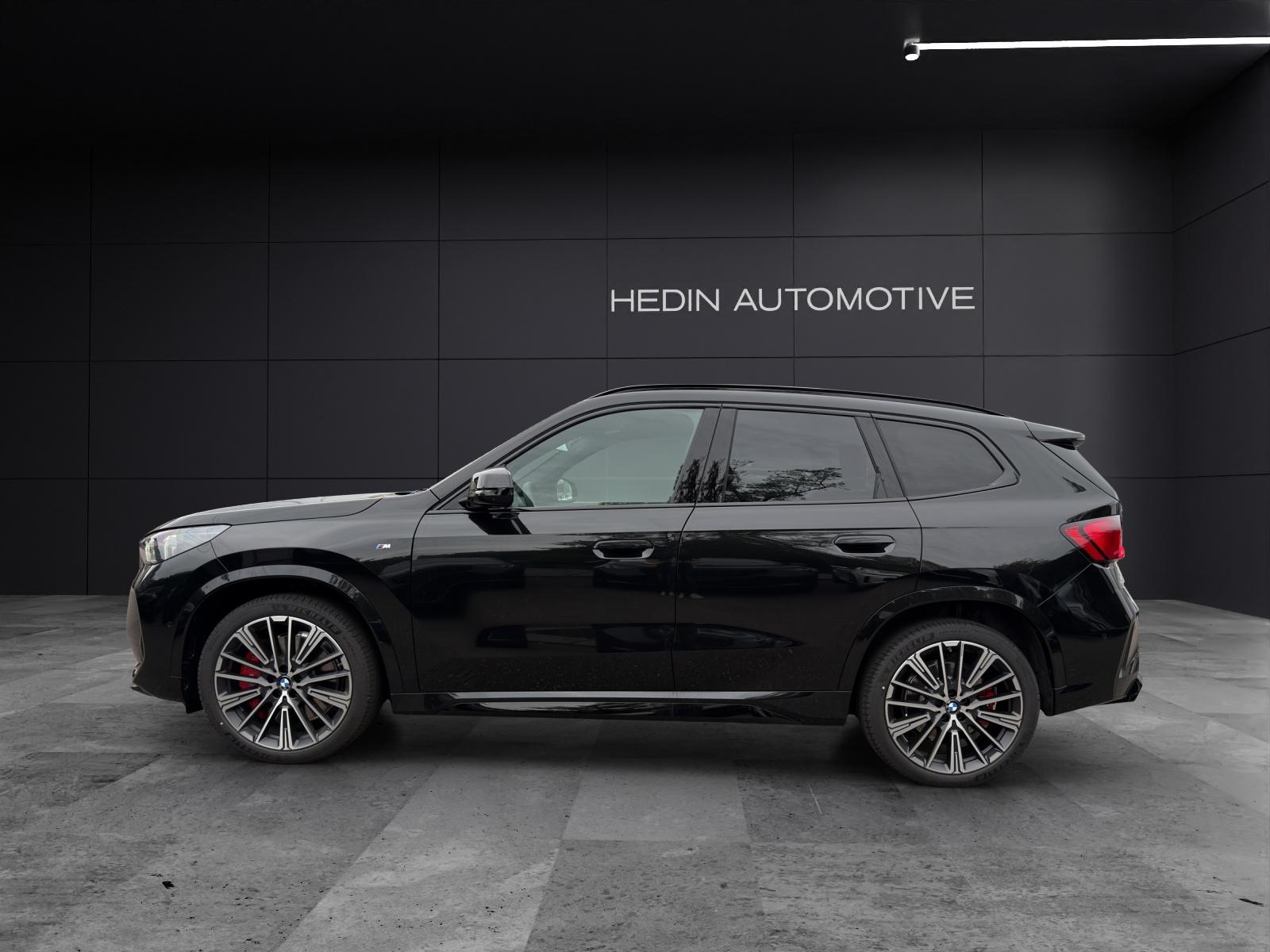BMW X1 U11 M35i-showroom-element-3