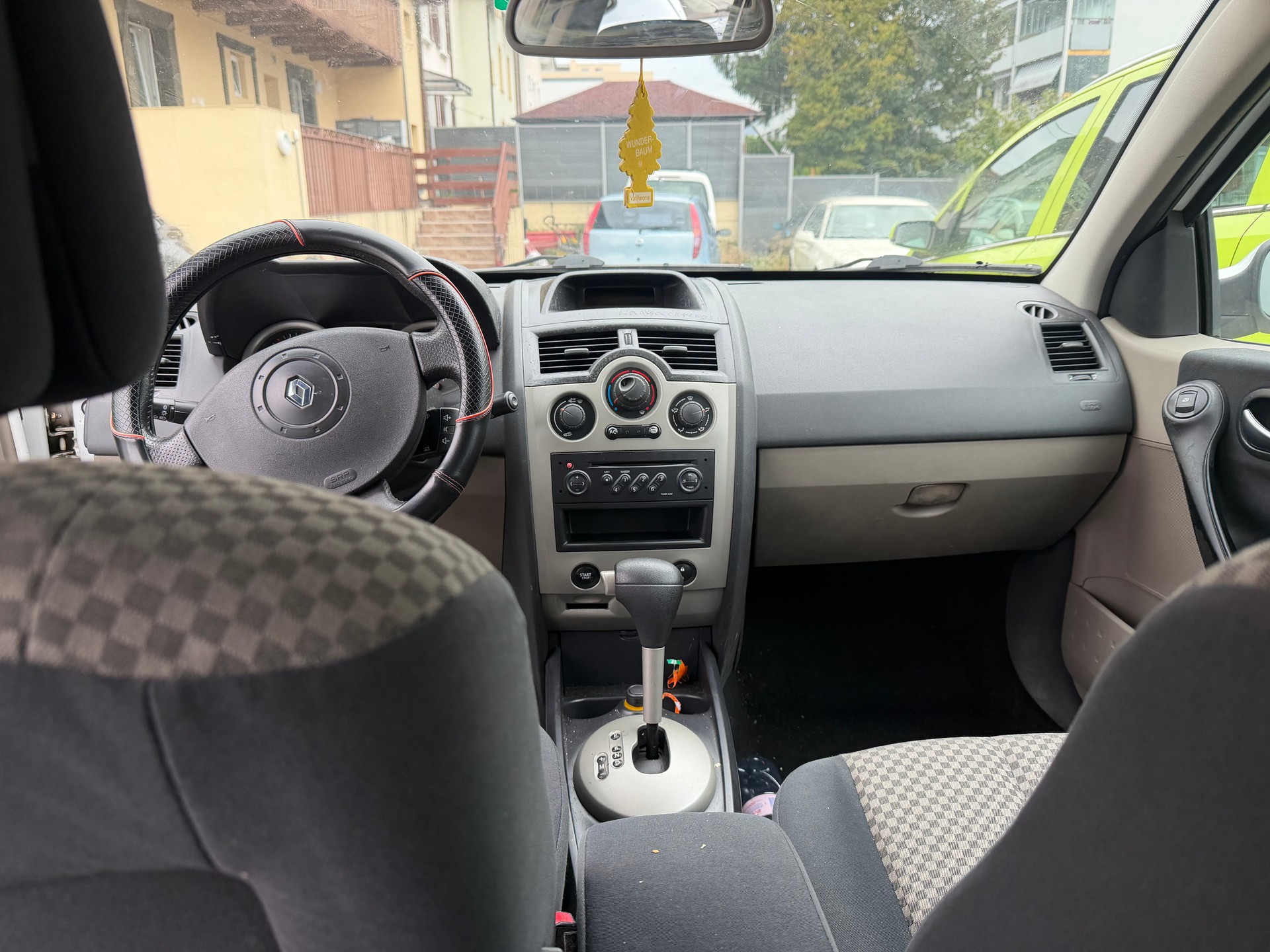 RENAULT Mégane Break 1.6 16V Authentique Pack-image-6