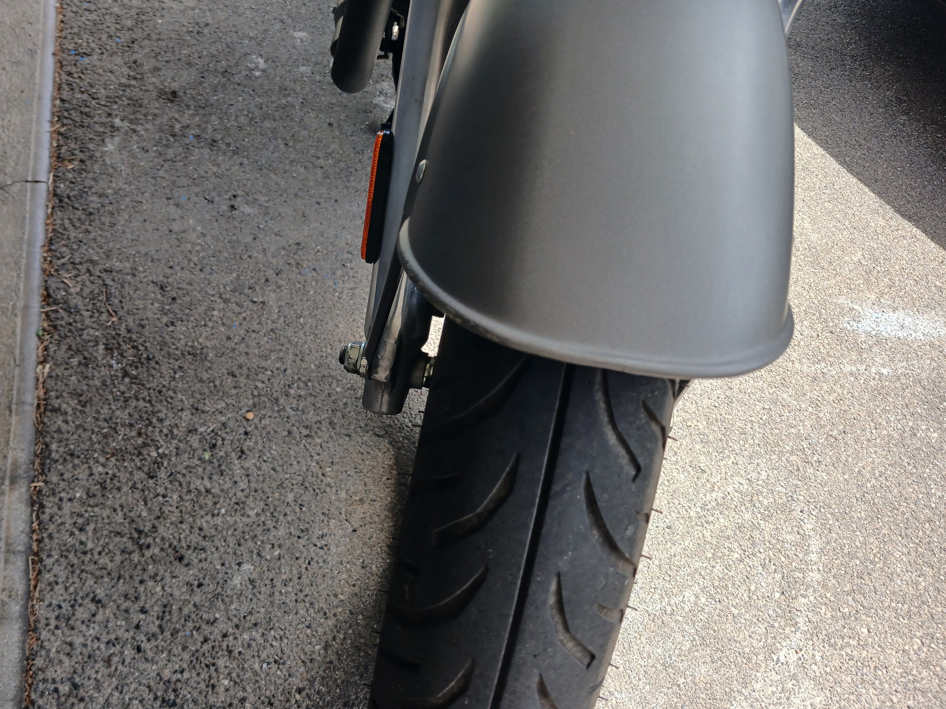 ROYAL ENFIELD Classic 350 Dark-image-1