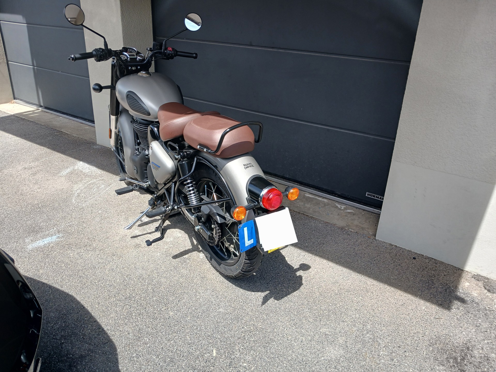 ROYAL ENFIELD Classic 350 Dark-image-6