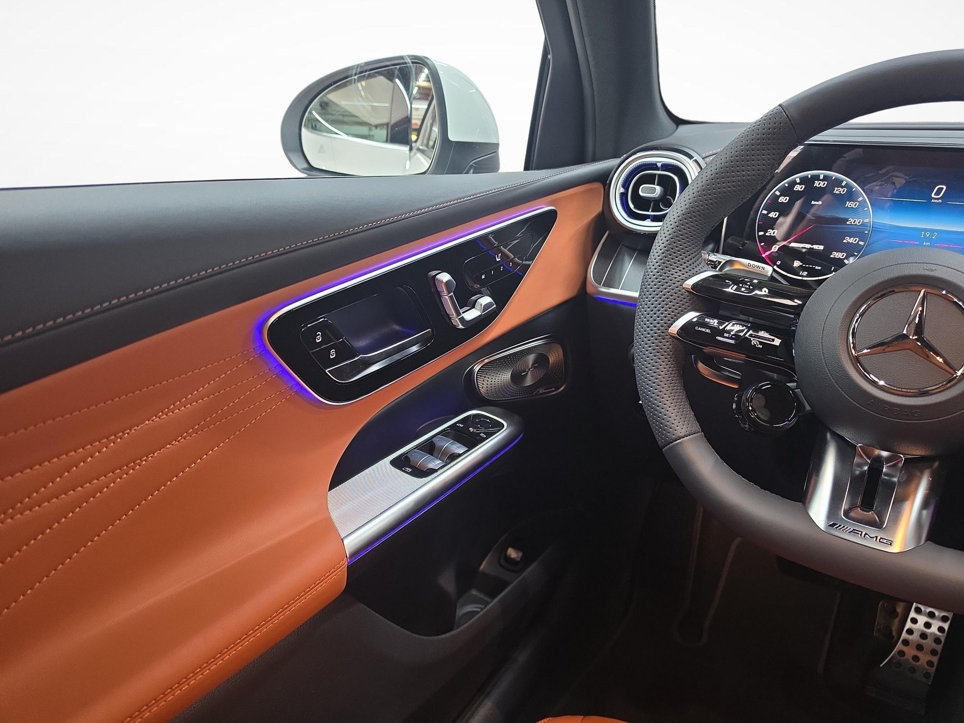 MERCEDES-BENZ AMG GLC 53 4MATIC+-image-11