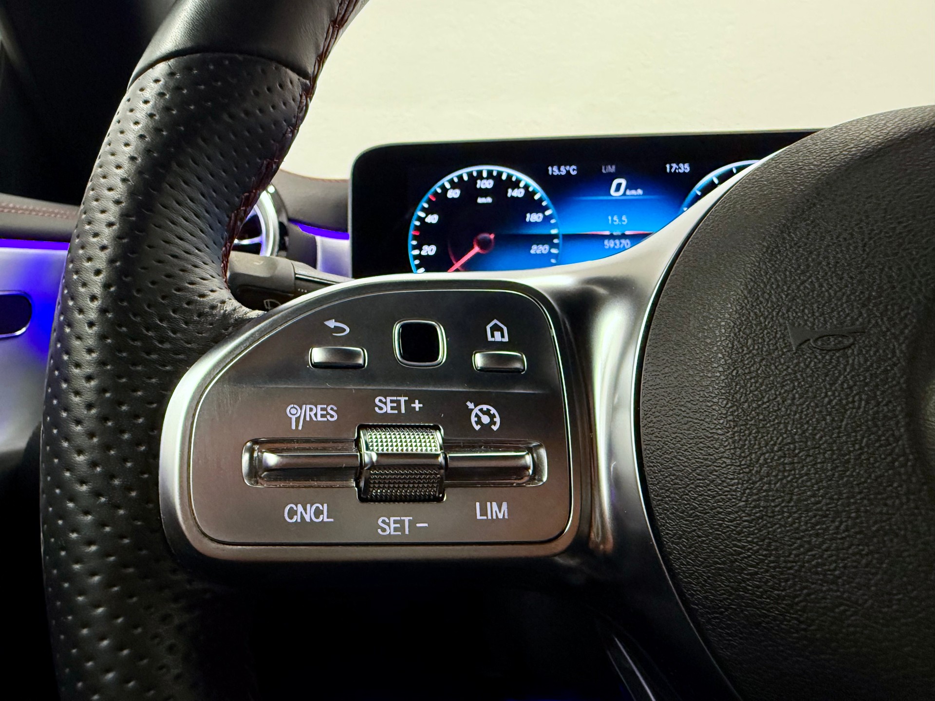 MERCEDES-BENZ CLA 220 AMG Line 7G-DCT 4Matic-showroom-element-3