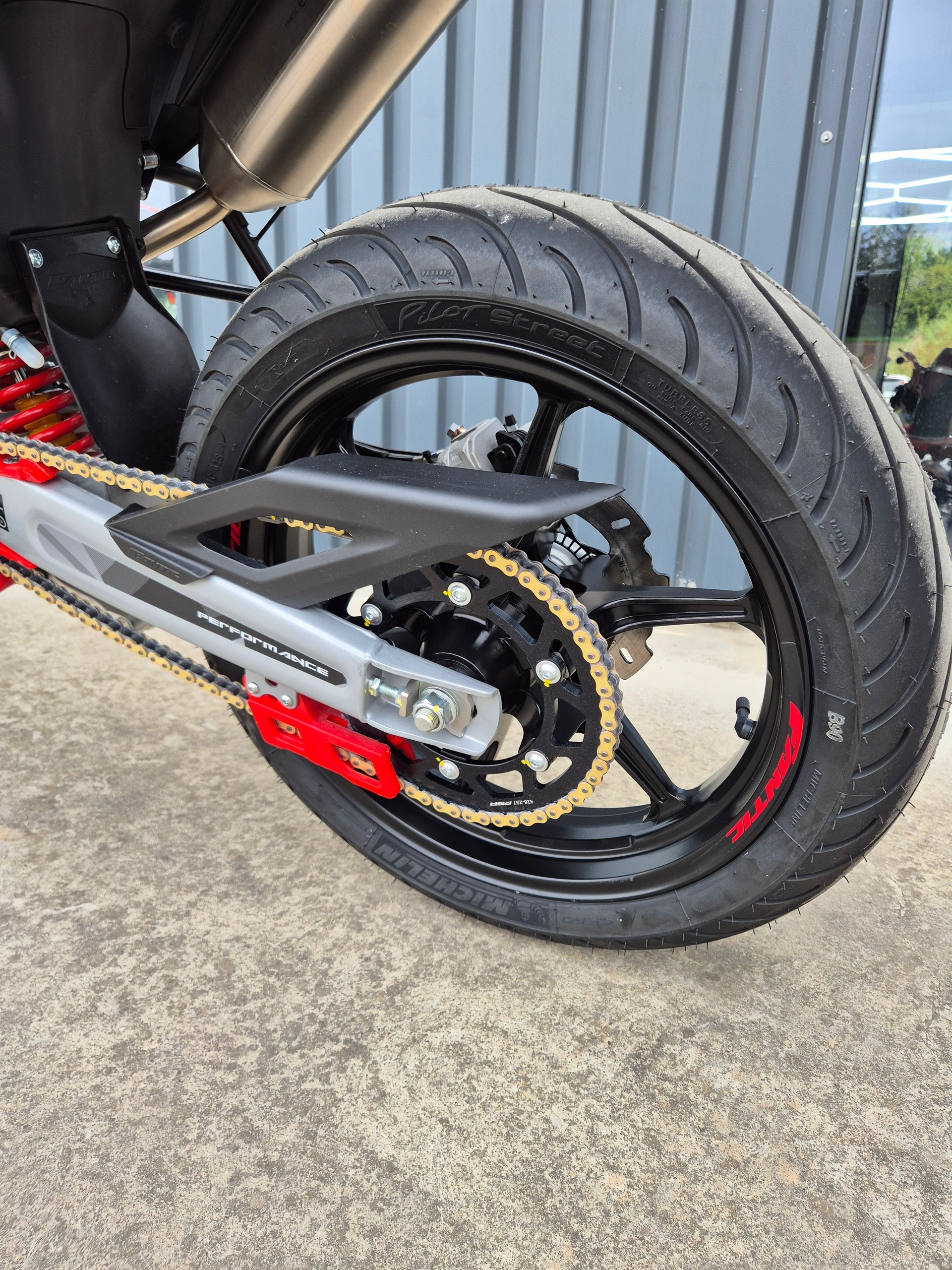 FANTIC XMF 125 Motard-image-10
