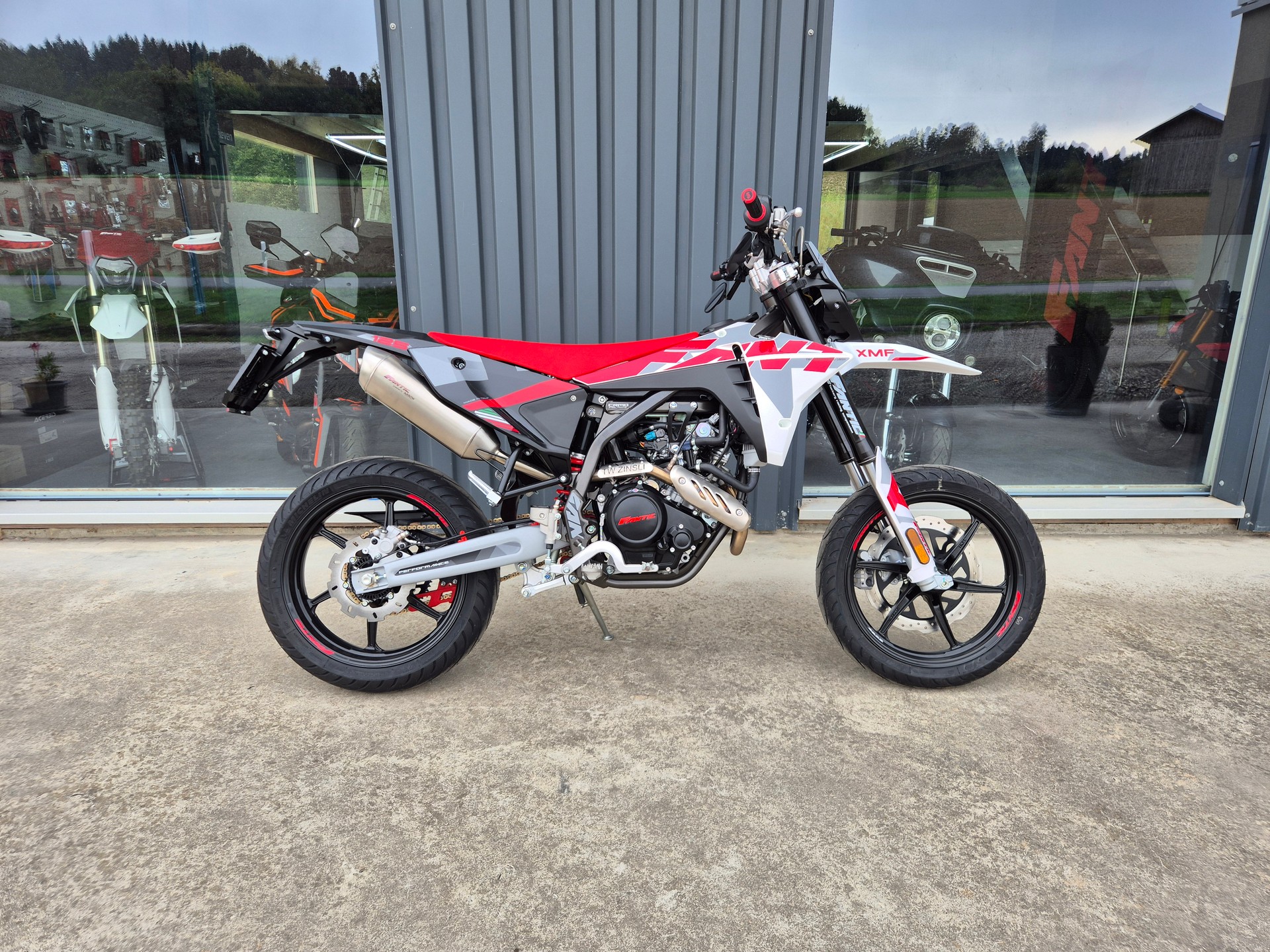 FANTIC XMF 125 Motard-image-2