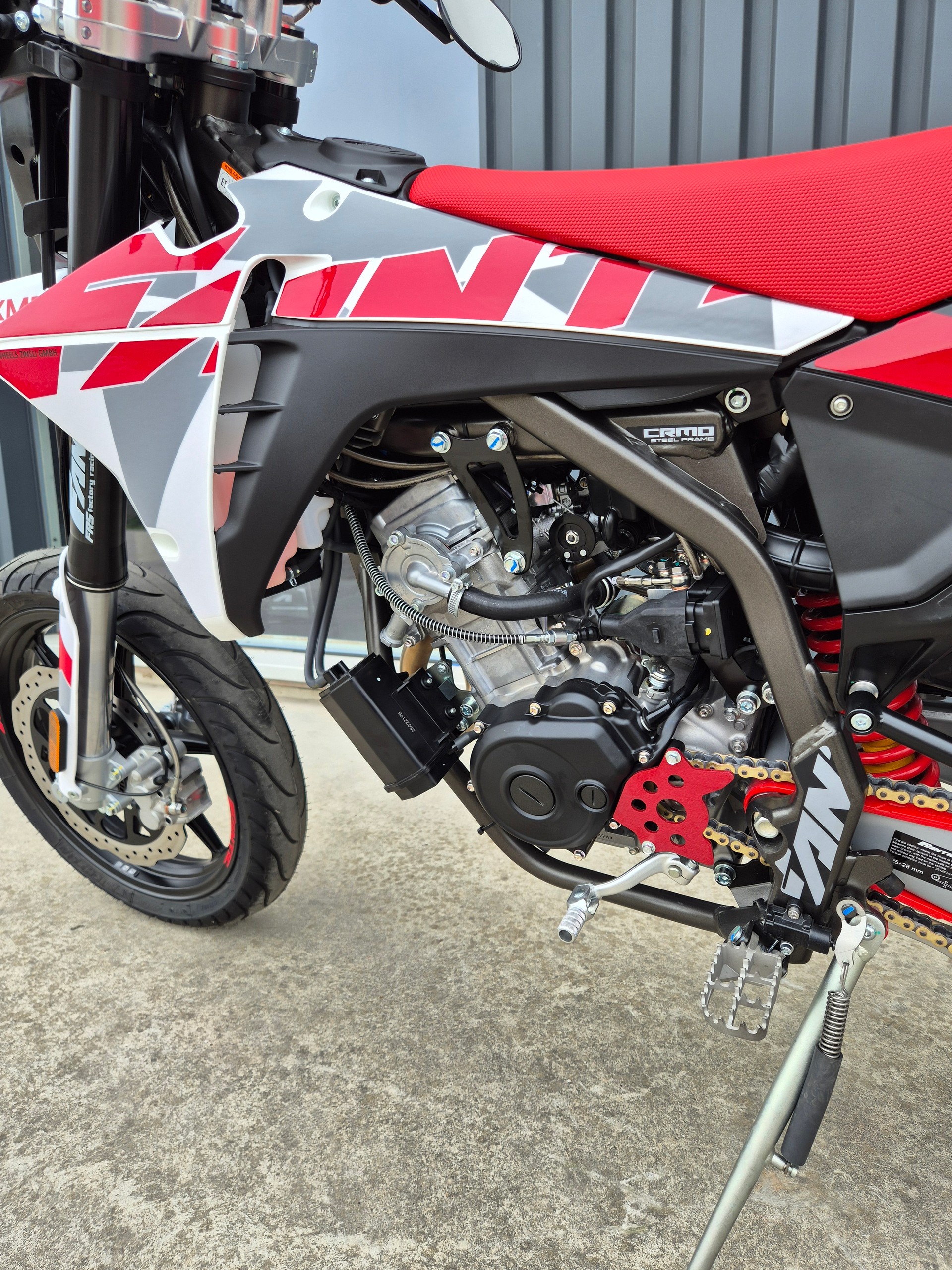 FANTIC XMF 125 Motard-image-9
