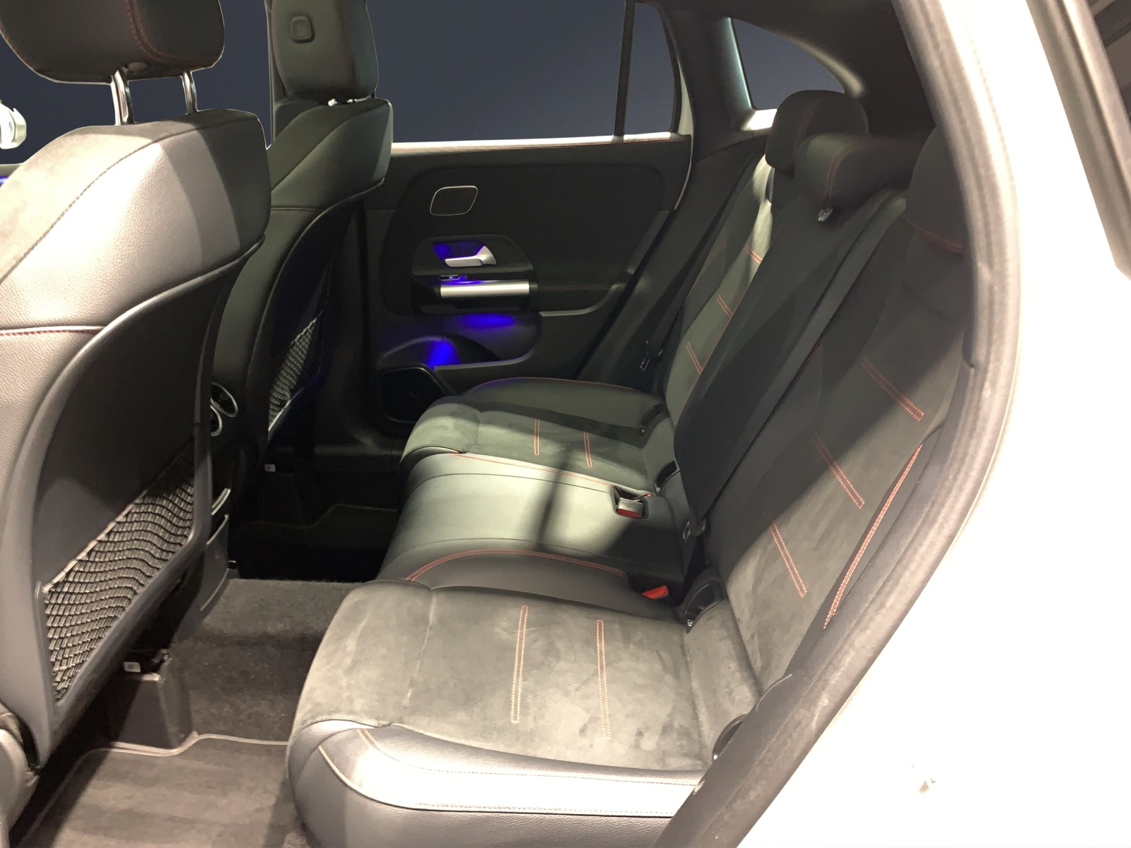 MERCEDES-BENZ GLA 220d 4Matic 8G-DCT-image-10
