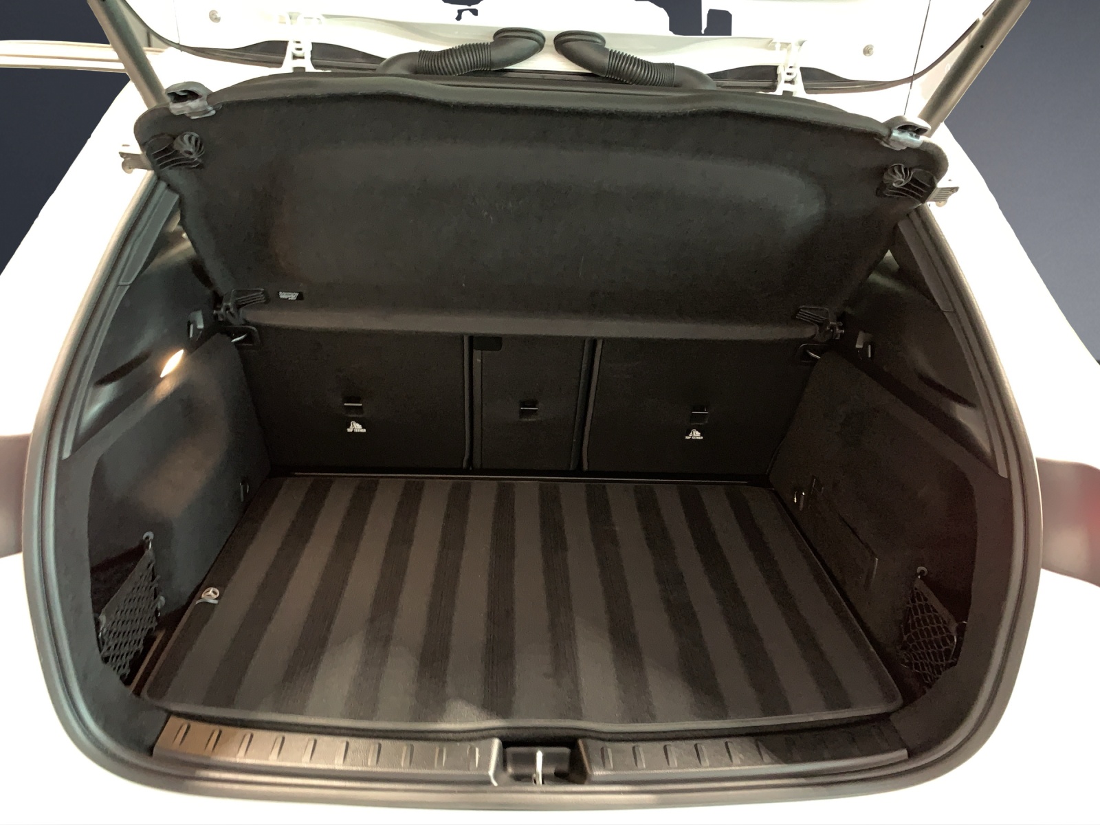 MERCEDES-BENZ GLA 220d 4Matic 8G-DCT-image-12