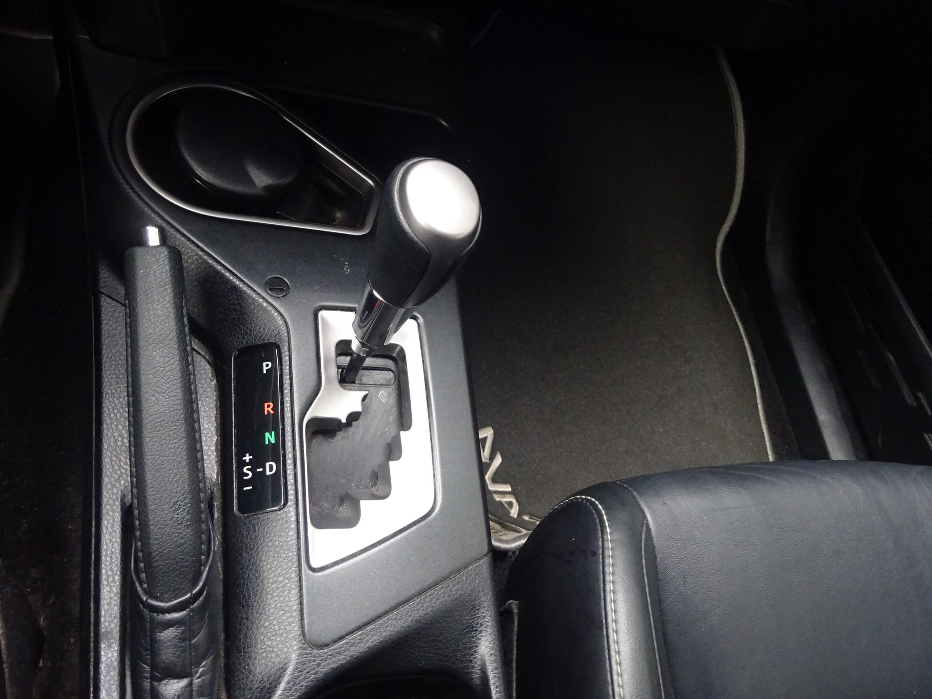 TOYOTA RAV-4 2.5 HSD Premium e-CVT-image-12