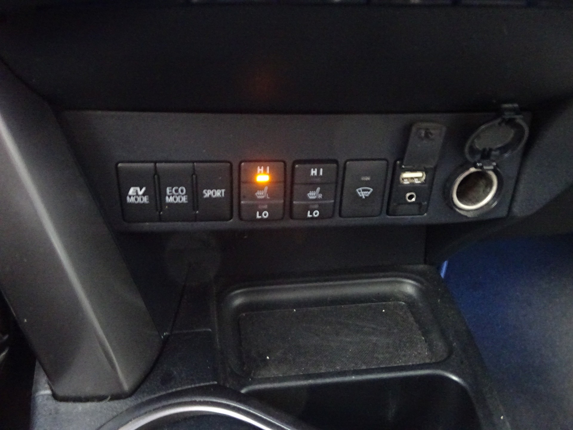 TOYOTA RAV-4 2.5 HSD Premium e-CVT-image-11
