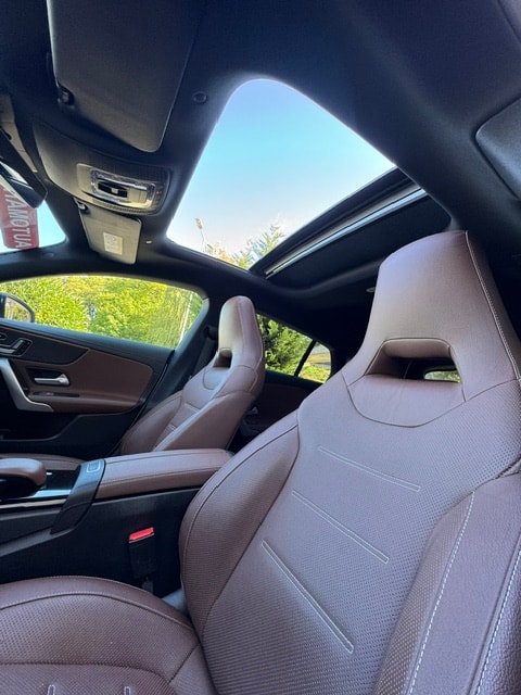 MERCEDES-BENZ CLA Shooting Brake 250 4Matic 7G-DCT AMG Line-image-24