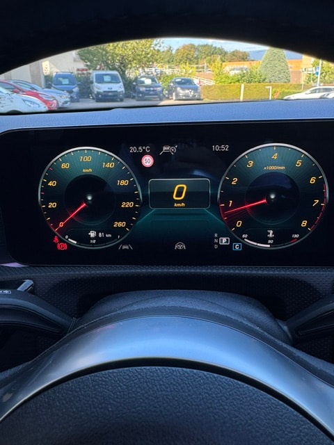 MERCEDES-BENZ CLA Shooting Brake 250 4Matic 7G-DCT AMG Line-image-13