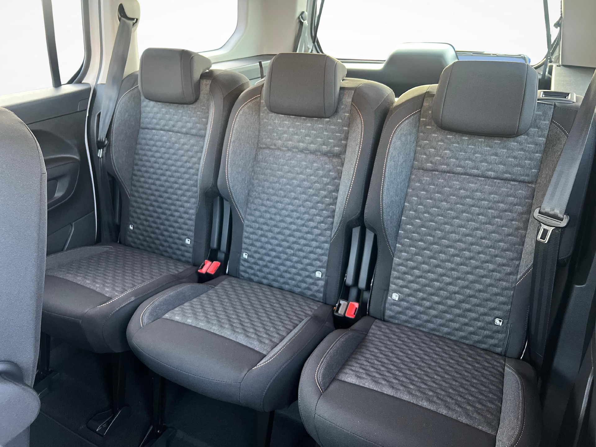 PEUGEOT Rifter Long 1.5 BlueHDi 130 GT-image-11