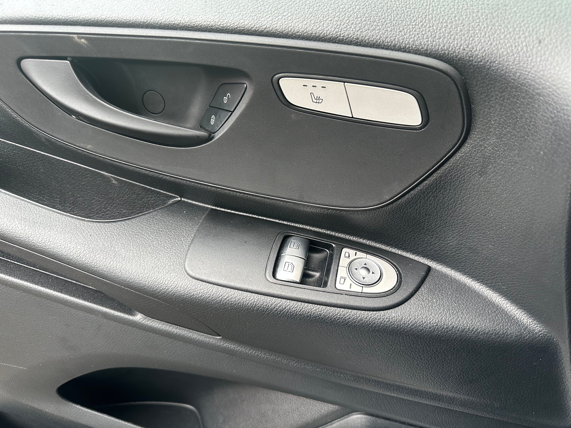 MERCEDES-BENZ Vito 110 CDI Lang Pro-image-11