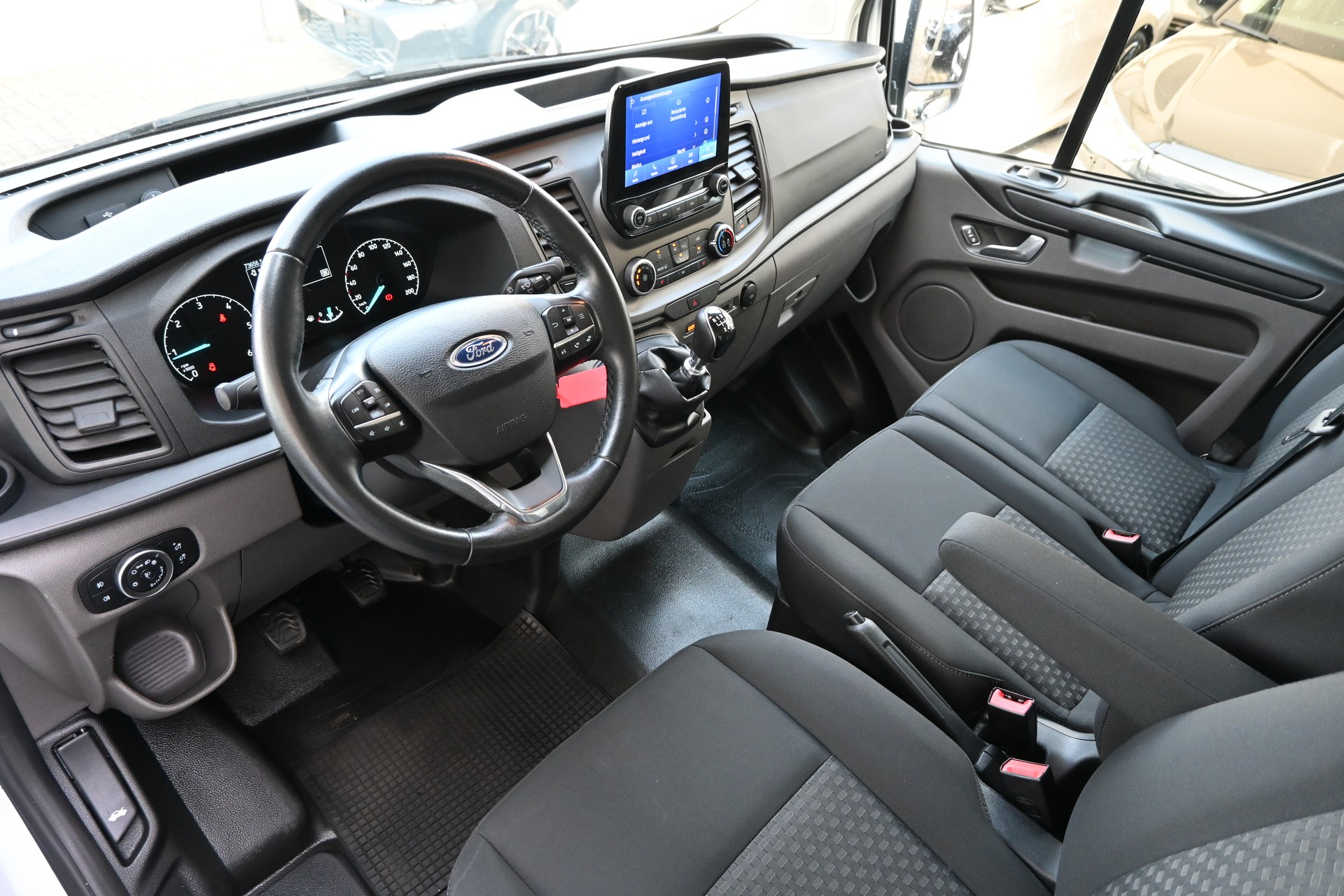 FORD Transit Custom Van 320 L1H1 Basis 3-Plätzer + Einrichtung-image-13