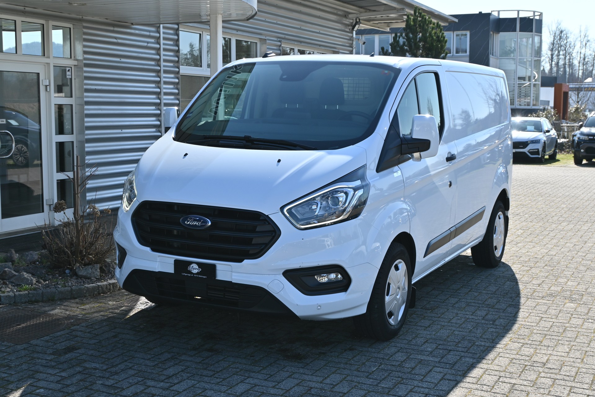 FORD Transit Custom Van 320 L1H1 Basis 3-Plätzer + Einrichtung-showroom-element-1