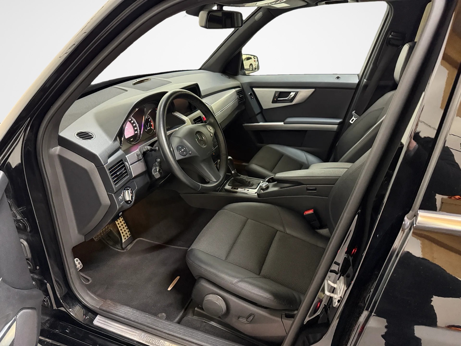 MERCEDES-BENZ GLK 300 4Matic 7G-Tronic-image-11