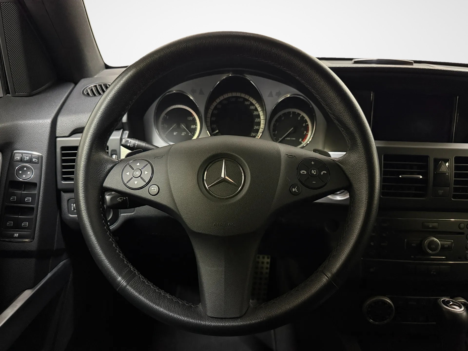 MERCEDES-BENZ GLK 300 4Matic 7G-Tronic-image-16